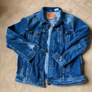 Men’s Levi’s denim jacket
